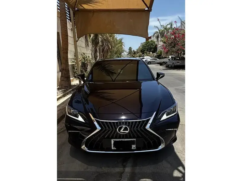 Lexus ES 2024