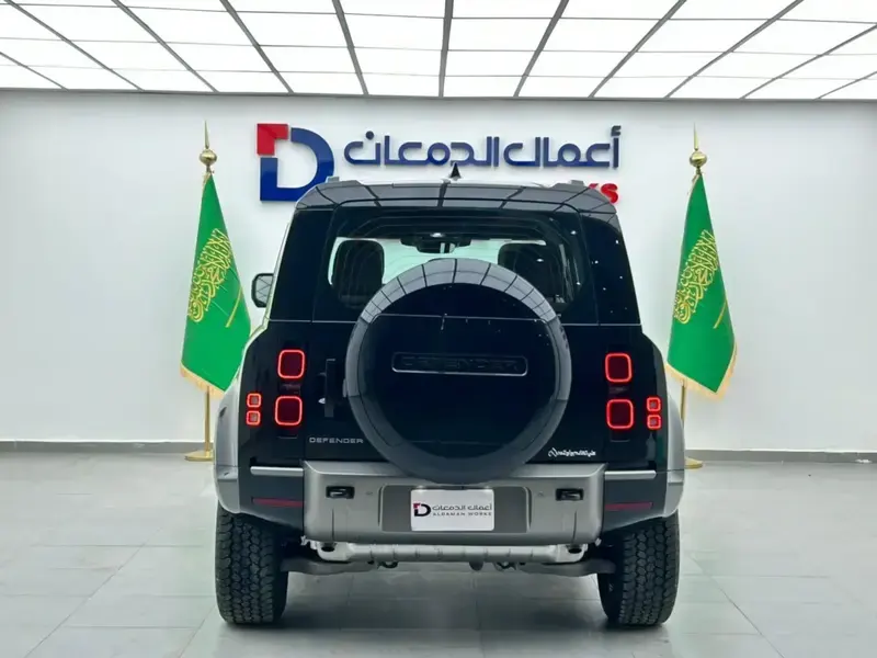 لاند روفر ديفندر 2025 SE