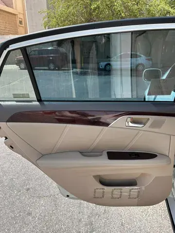 تويوتا أفالون 2009