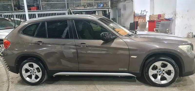 بي أم دبليو X1 2010