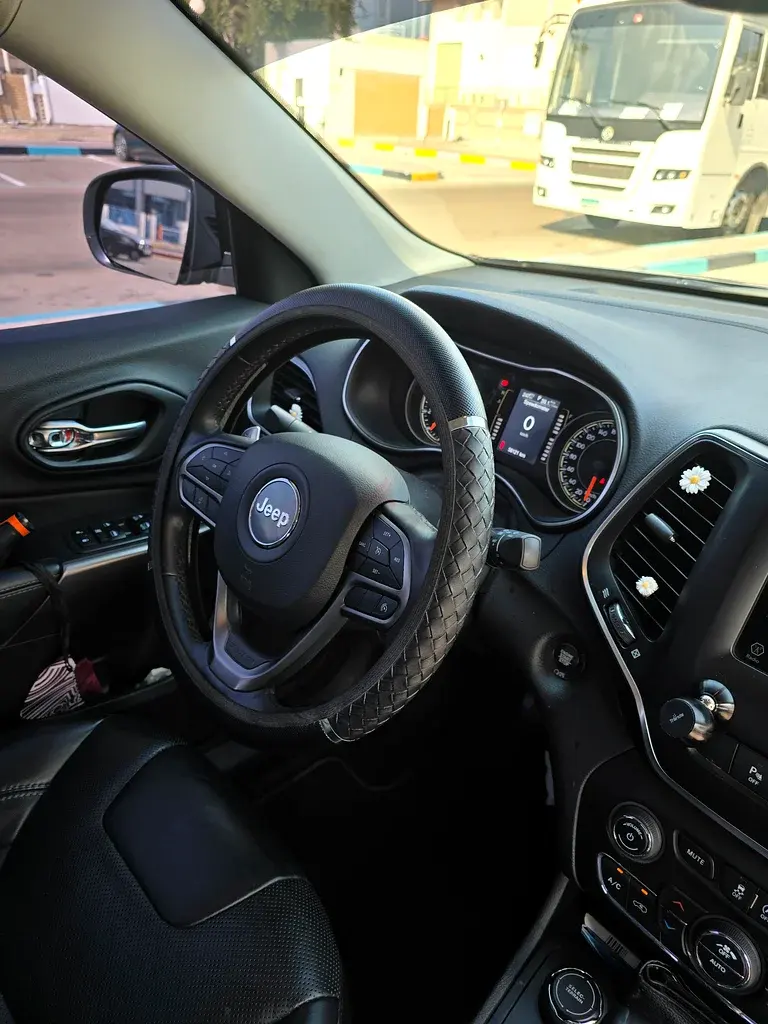 جيب شيروكي 2019