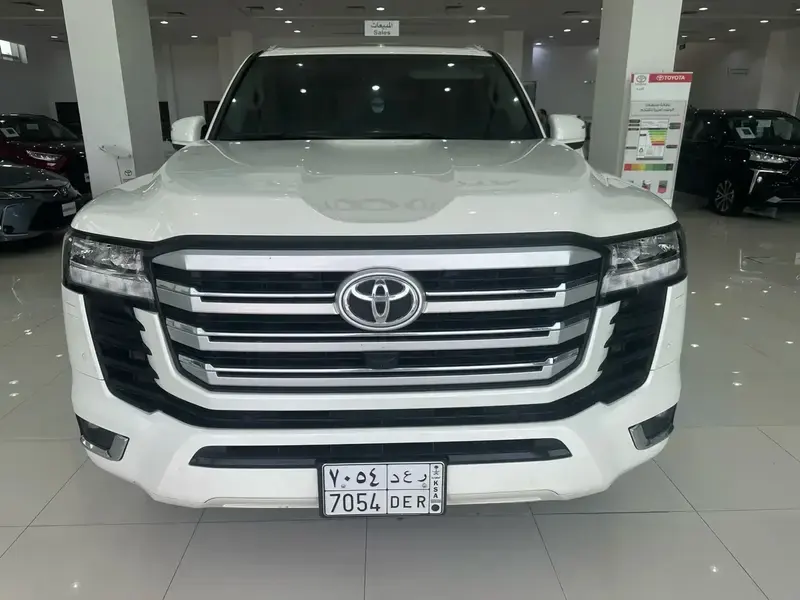 تويوتا لاندكروزر صالون 2023 GXR3