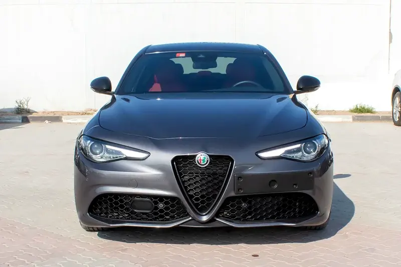 ألفا روميو جوليا 2023