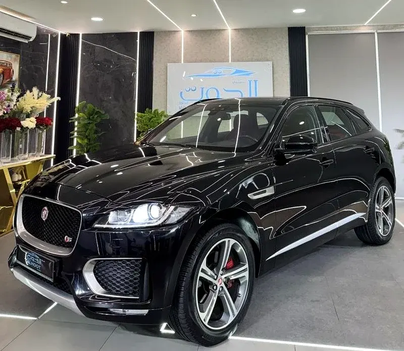 جاكوار F Pace 2018