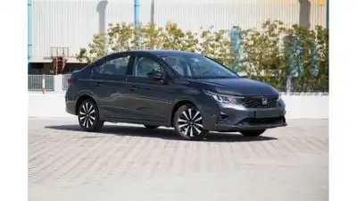 هوندا سيتي هوندا سيتي 1.5 LXS 2024 - رمادي ميتيورويد من الداخل عاجي