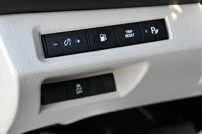 نيسان اكس تيرا 2025