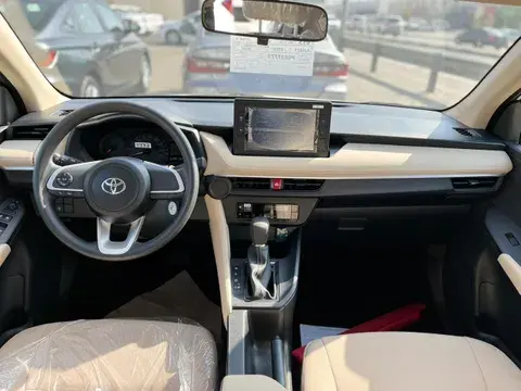 New Toyota Yaris Sedan 1.3 SE 2024