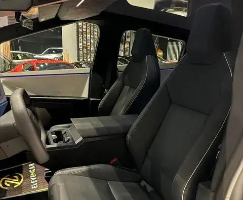 تسلا Cybertruck 2024