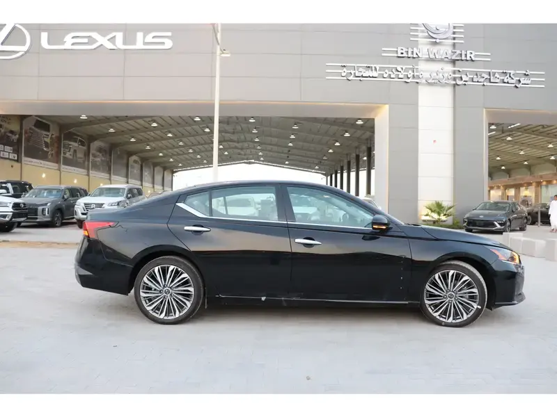 Nissan Altima 2024