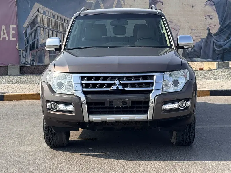 ميتسوبيشي باجيرو 2015