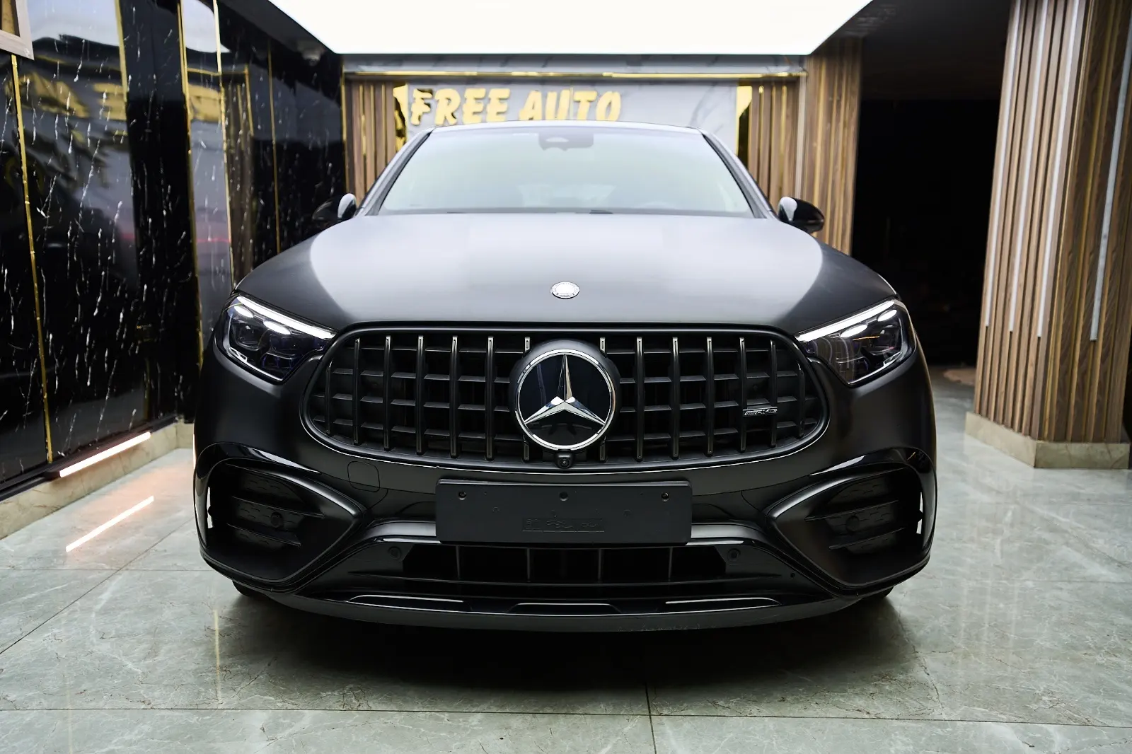 Mercedes Benz GLC Class 2025