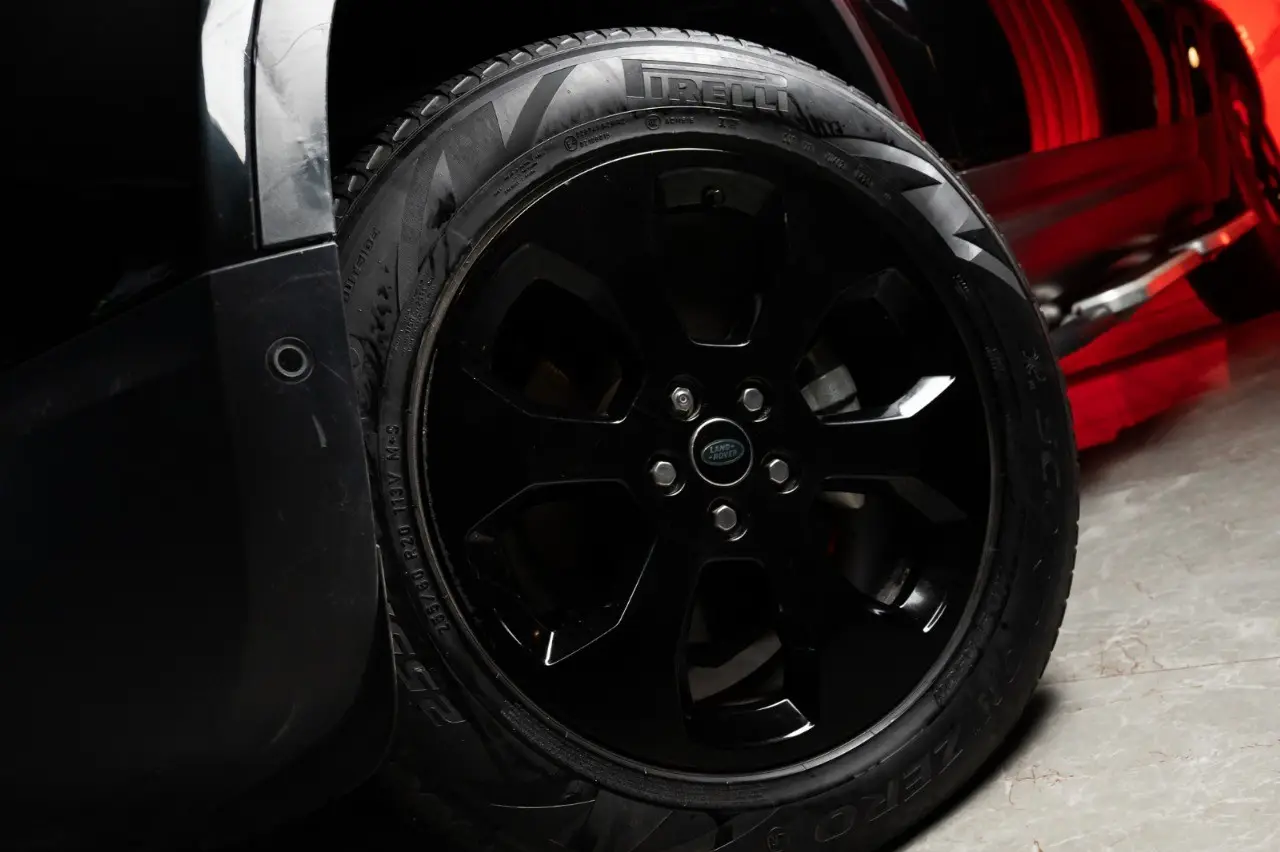 لاند روفر ديفندر 2021