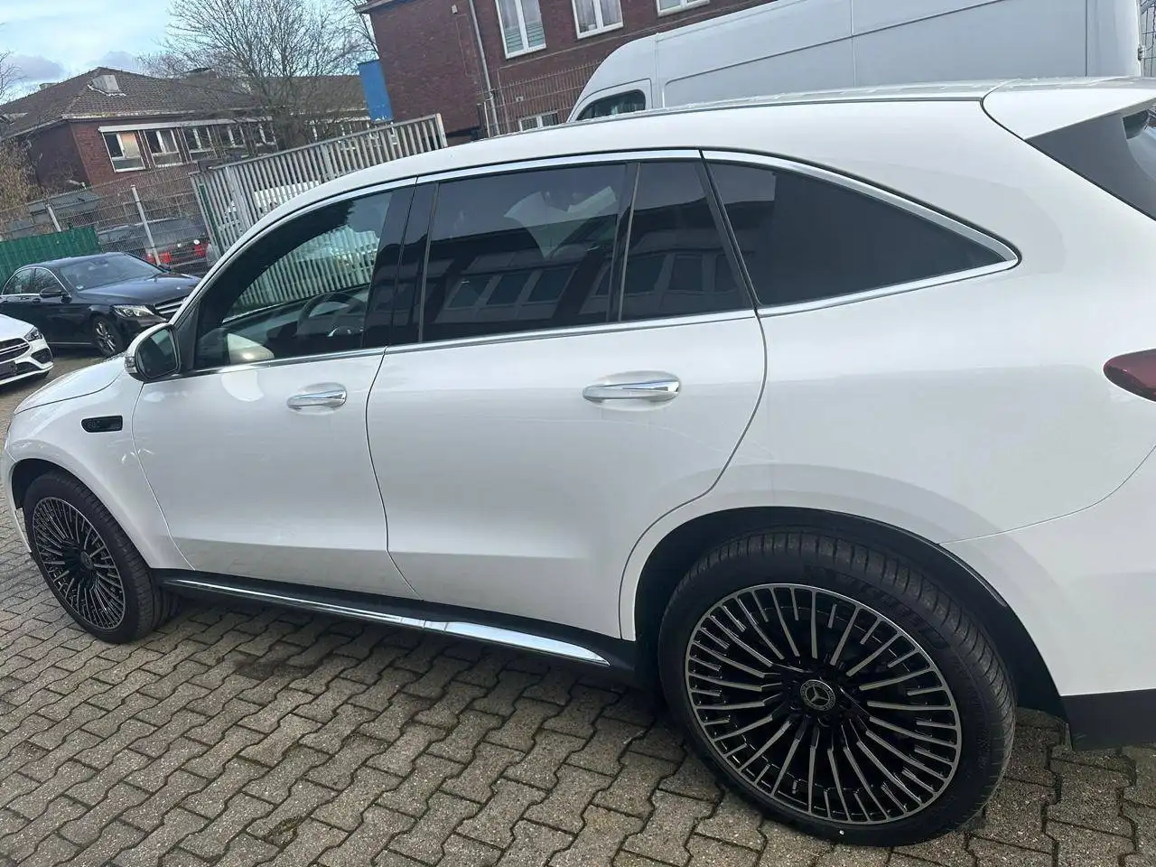 Mercedes Benz EQE Class 2023