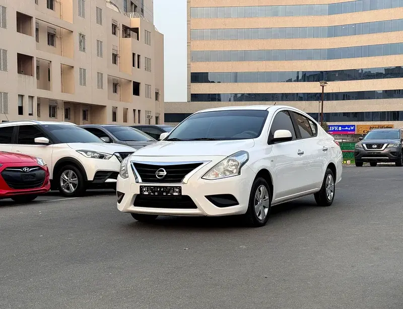 Nissan Sunny 2022