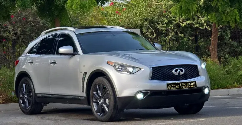 nfiniti QX70 