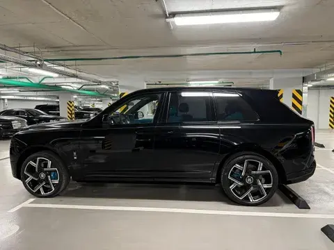 رولز رويس كولينان 2025 40