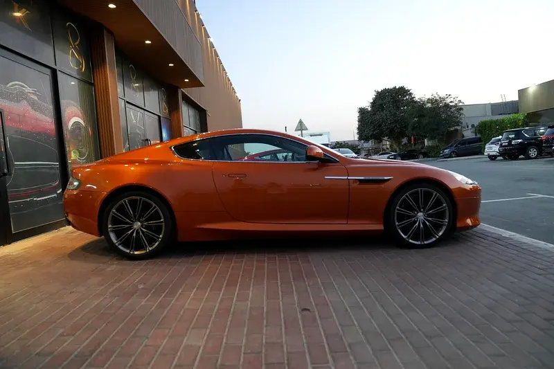 Aston Martin Virage 2012