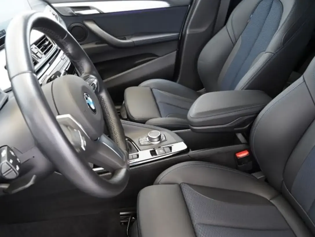 بي أم دبليو X1 2023