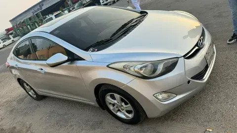 هيونداي إلنترا 2012