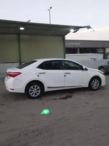 تويوتا كورولا 2015