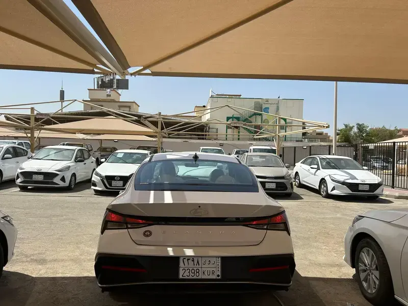 هيونداي إلنترا 2025