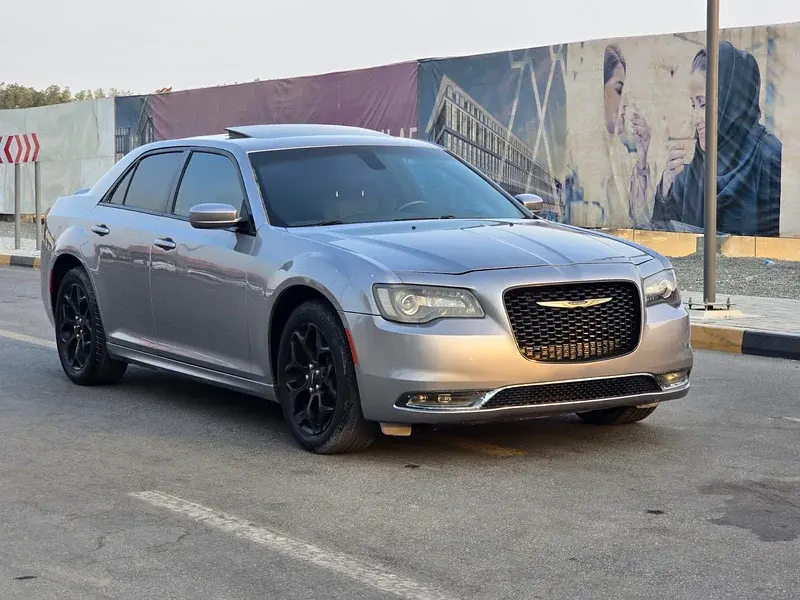 كرايسلر 300 2017