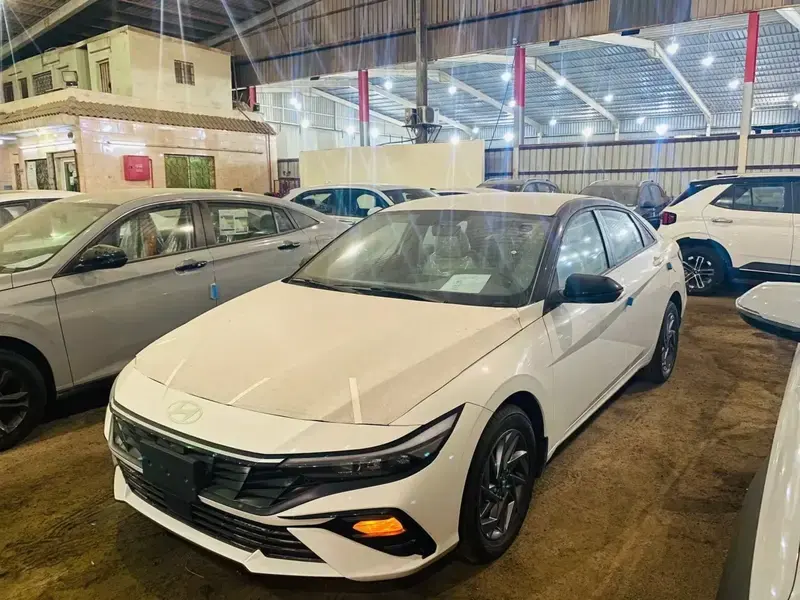 هيونداي إلنترا 2025 سمارت بلس