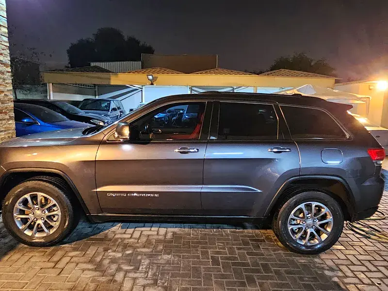 جيب جراند شيروكي 2014