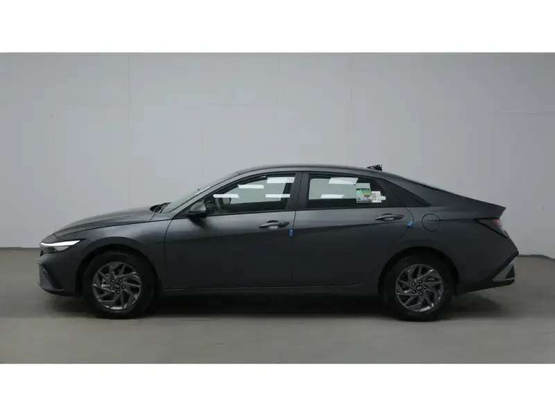 هيونداي إلنترا سمارت 2025