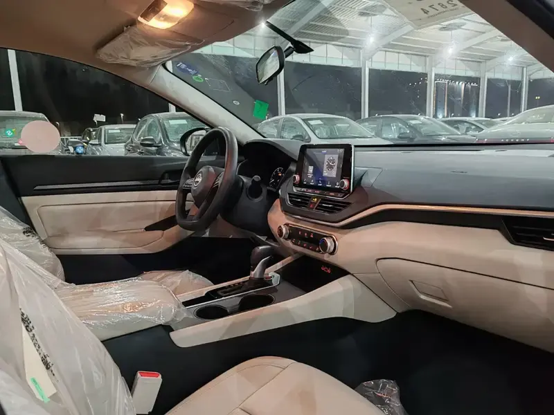 نيسان التيما 2024 استاندر