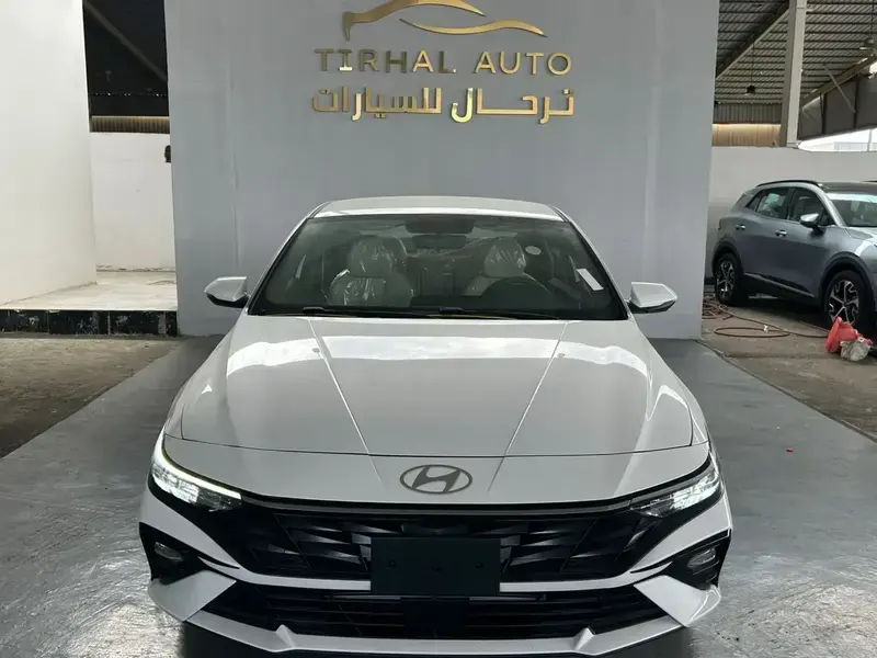 هيونداي إلنترا 2025 سمارت