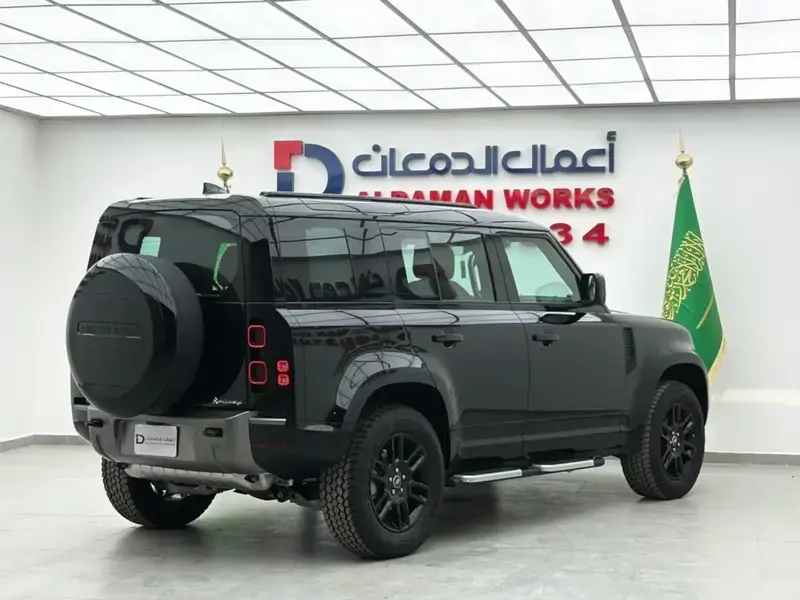 لاند روفر ديفندر 2025 SE
