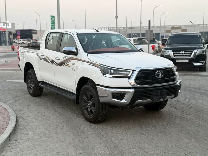 تويوتا هيلوكس 2024