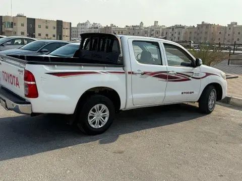 تويوتا هيلوكس 2015