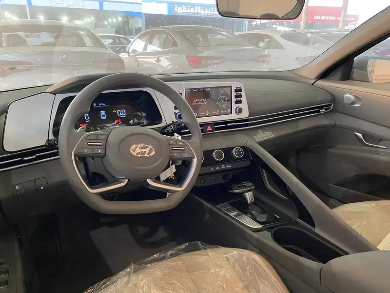 هيونداي إلنترا 2025 سمارت 2.0L