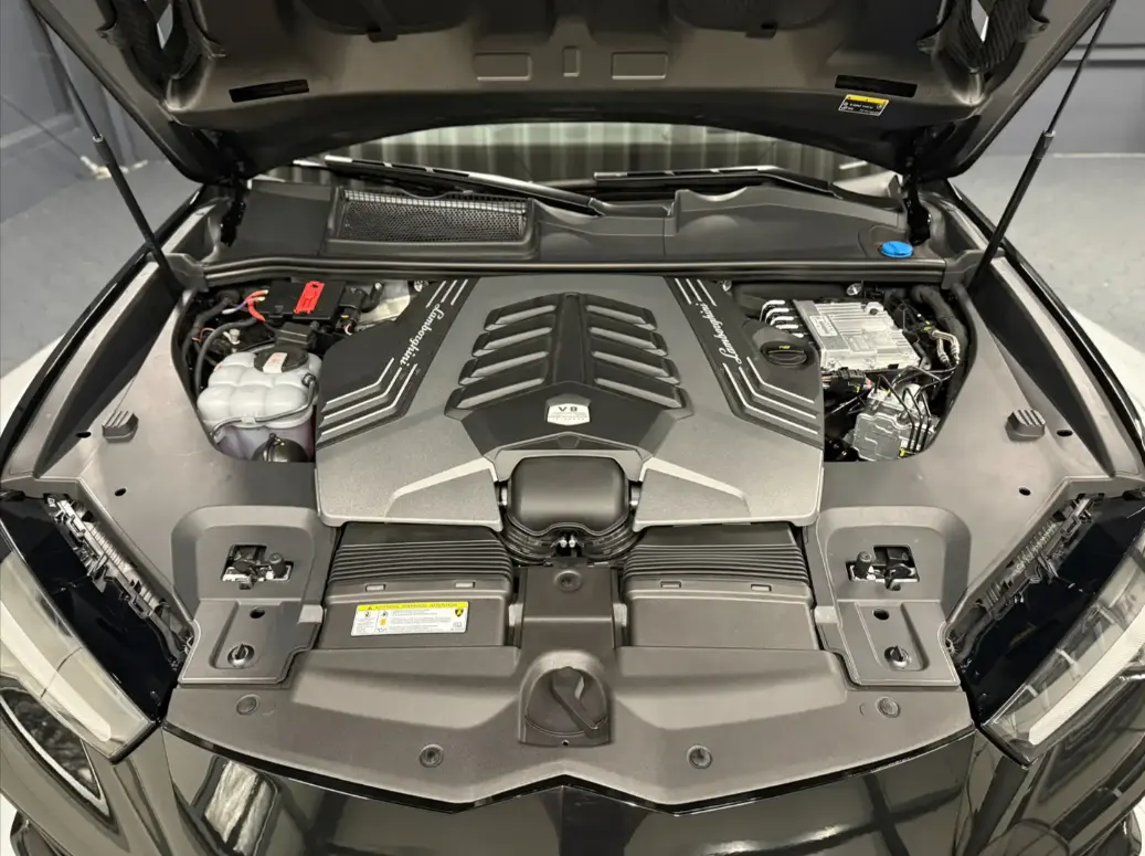 لامبورغيني اوروس 2025