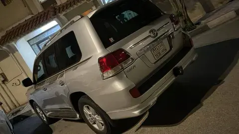 تويوتا لاند كروز 2010