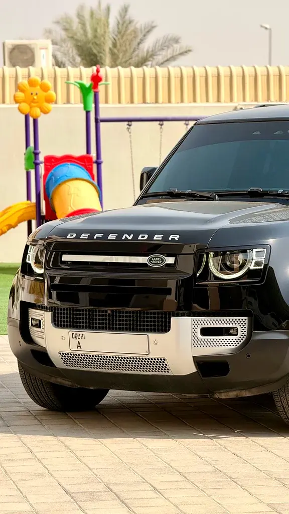 Land Rover Defender 2023