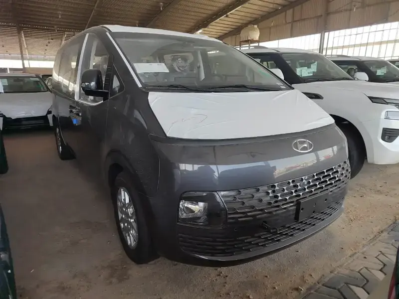 هيونداي ستاريا 2025