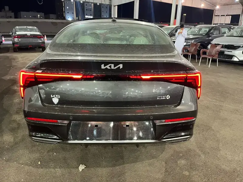 كيا K5 نص فل EX موديل 2025