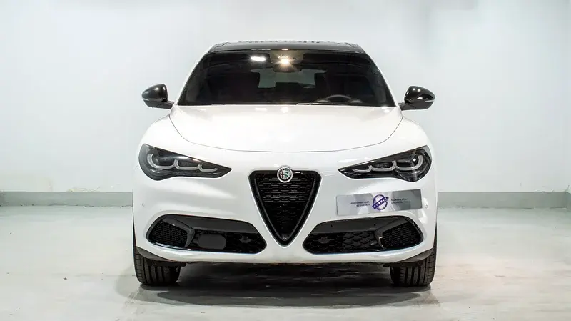 ألفا روميو ستيلفيو 2024