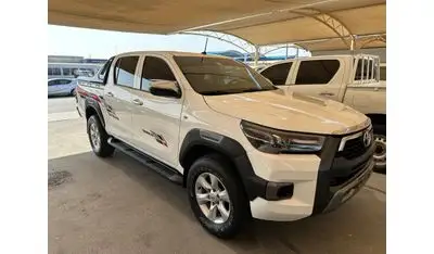 تويوتا هيلوكس GL 4WD 2.7L PETROL. AUTOMATIC  .2017 FACE LIFTED 2024 . PERFECT CONDITION