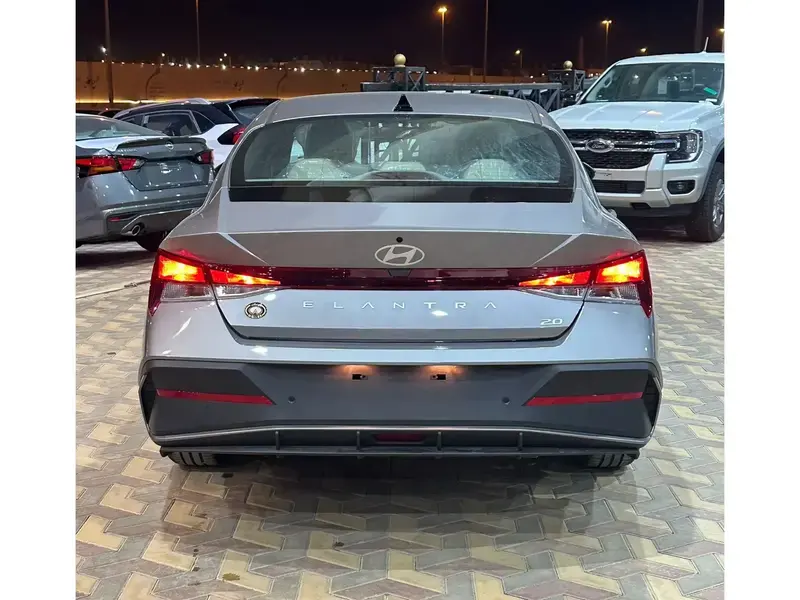 هيونداي إلنترا 2025 سمارت1.6