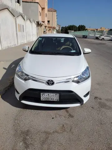 تويوتا يارس 2015