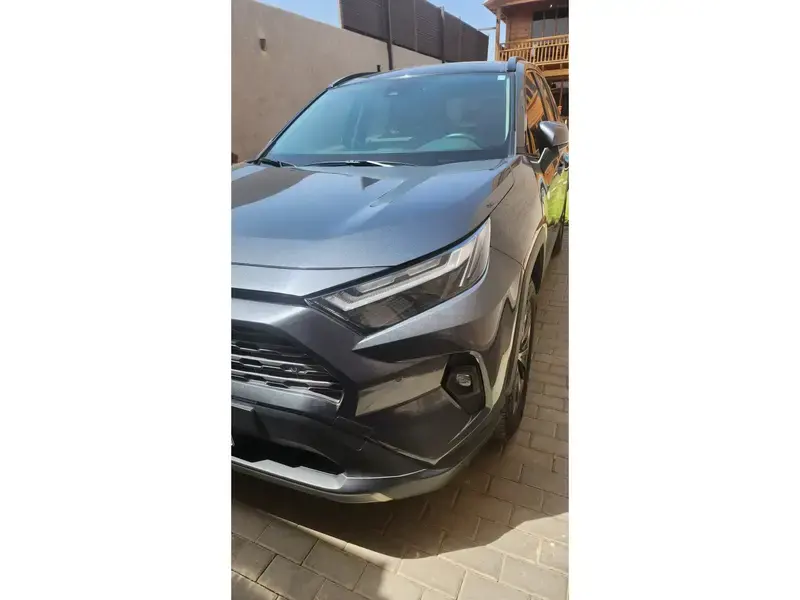تويوتا راف فور موديل ٢٠٢٤ هايبرد(أعلى فئة جميع المواصفات) ١٣٠ الف
