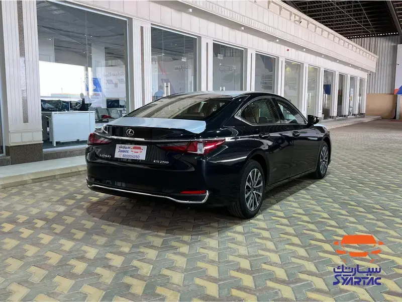 Lexus ES 2024