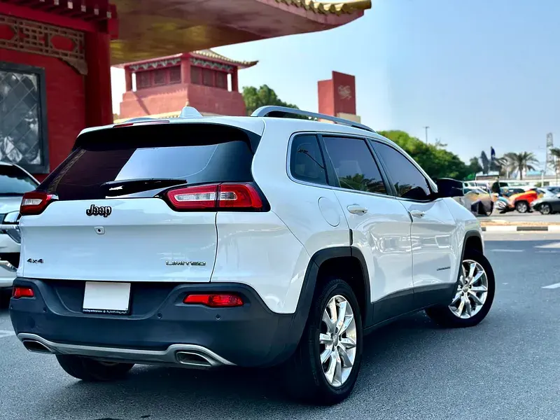 جيب شيروكي 2017