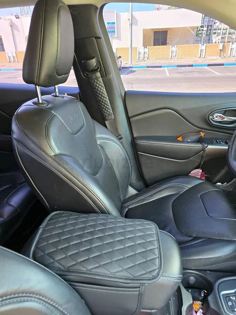 جيب شيروكي 2019