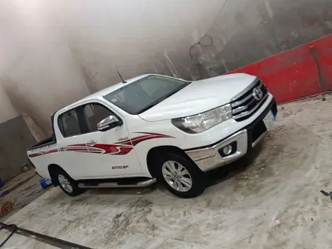 تويوتا هيلوكس 2016