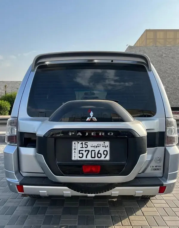 ميتسوبيشي باجيرو 2017